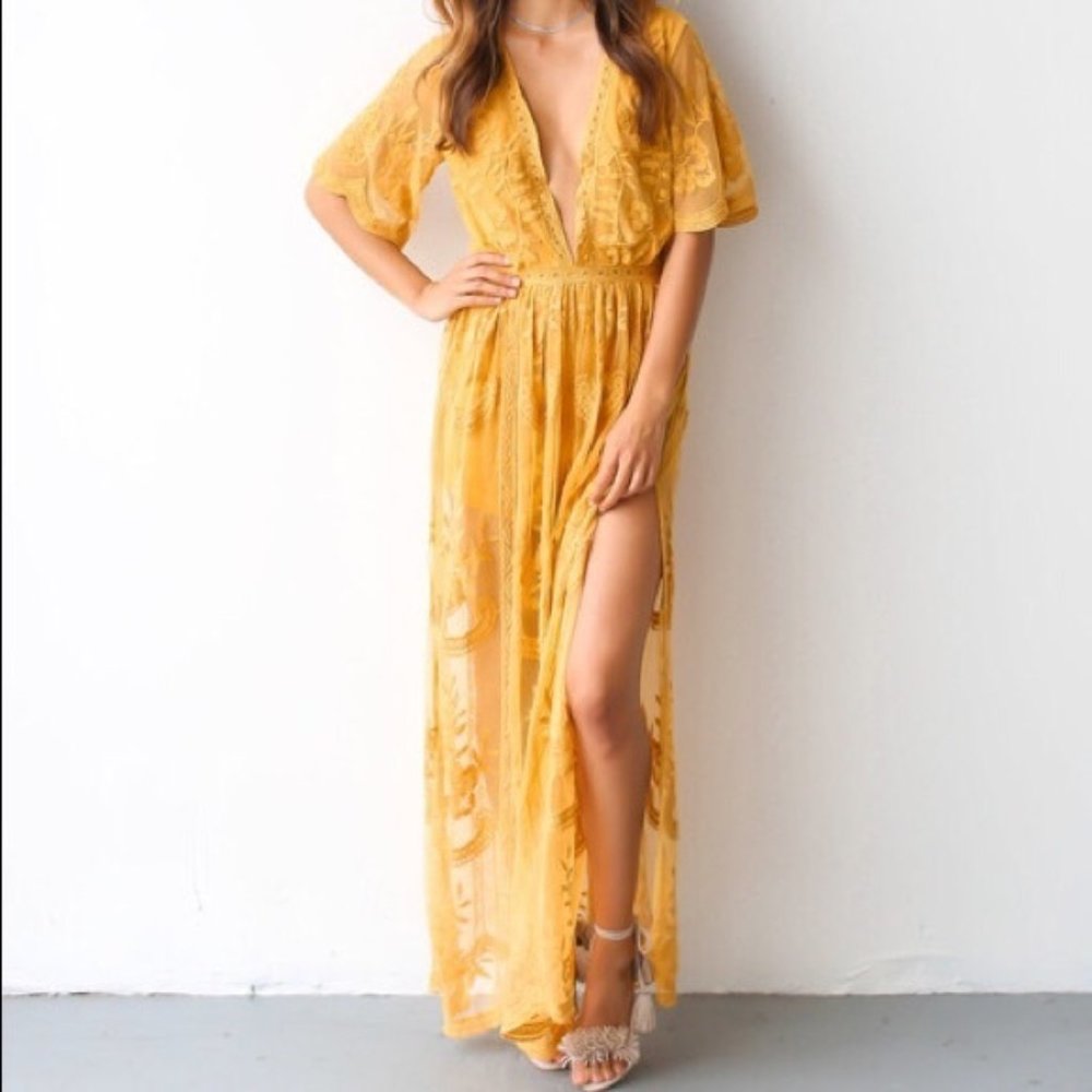Yellow Honey Punch Lace Maxi Dress. Size Small.